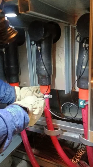 Sensores RADEXA instalados: celdas gis de 23 kv, sector financiero