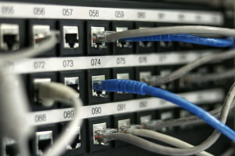 Cableado de red en un rack